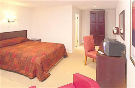 Hotel St Lawrence 卢顿 外观 照片